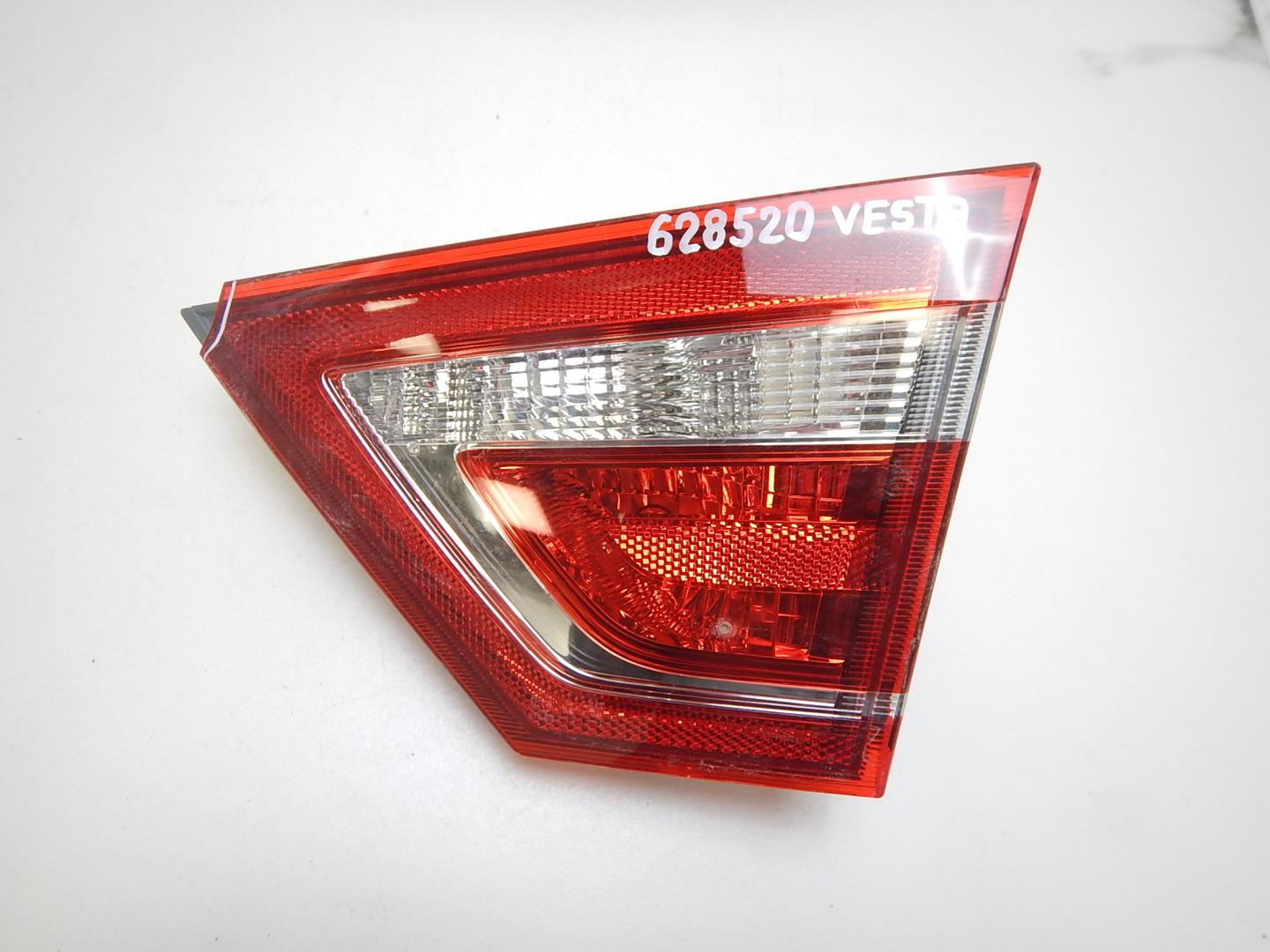 Фонарь задний внутренний правый