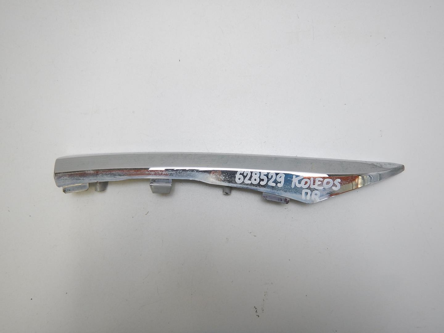 Молдинг переднего бампера правый