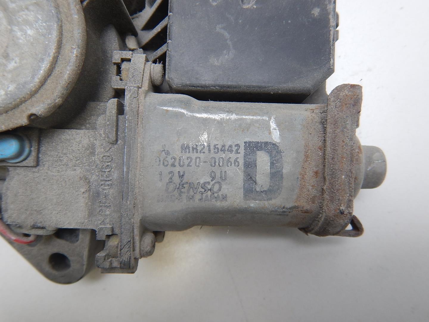 Стеклоподъемник электр. задний правый