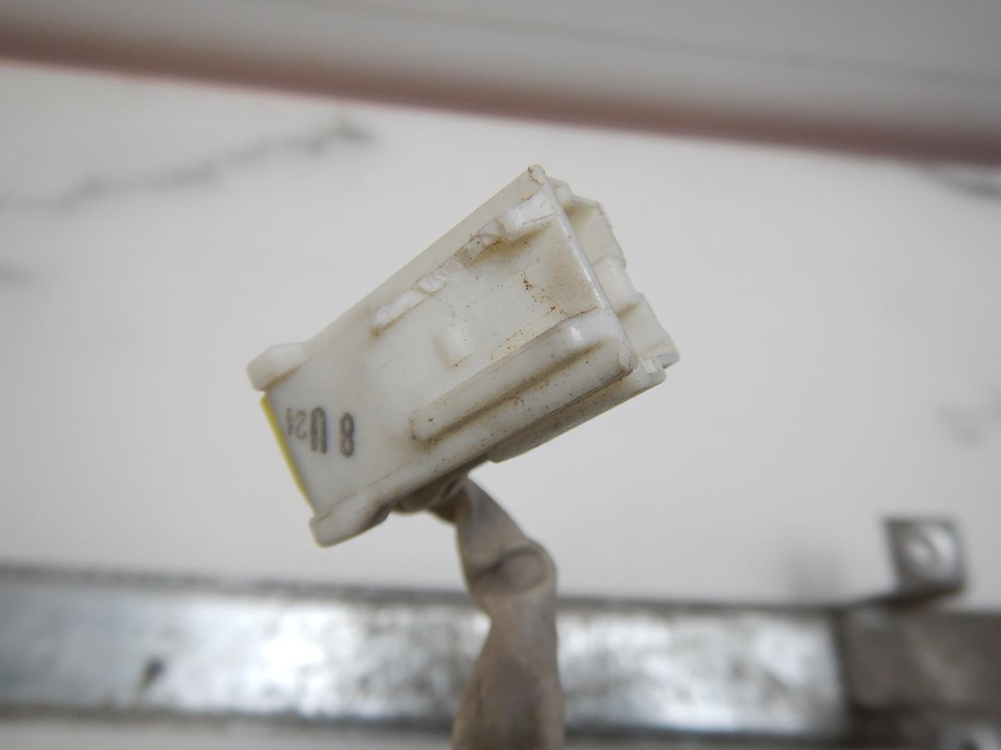 Стеклоподъемник электр. задний правый