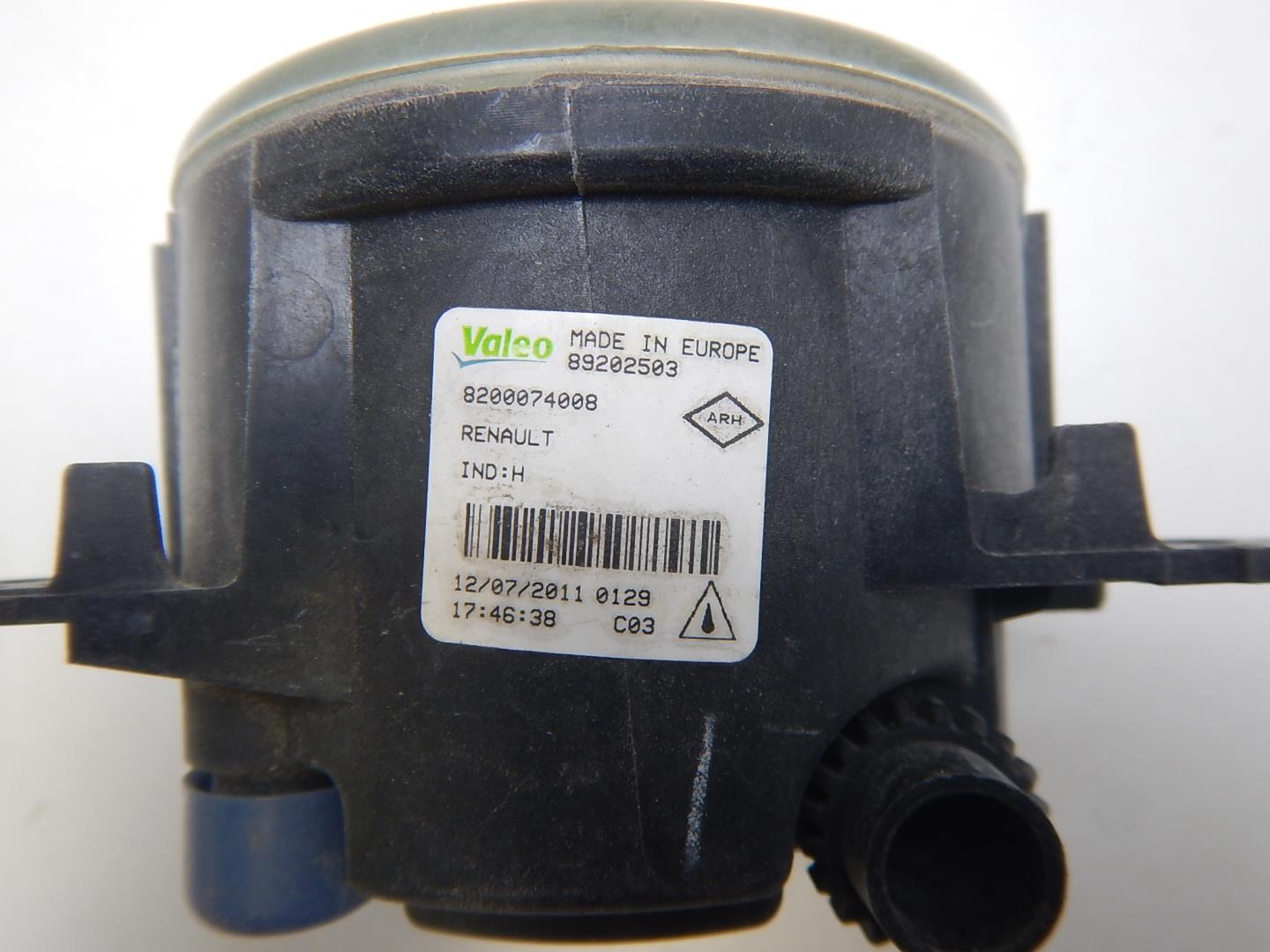 Фара противотуманная левая