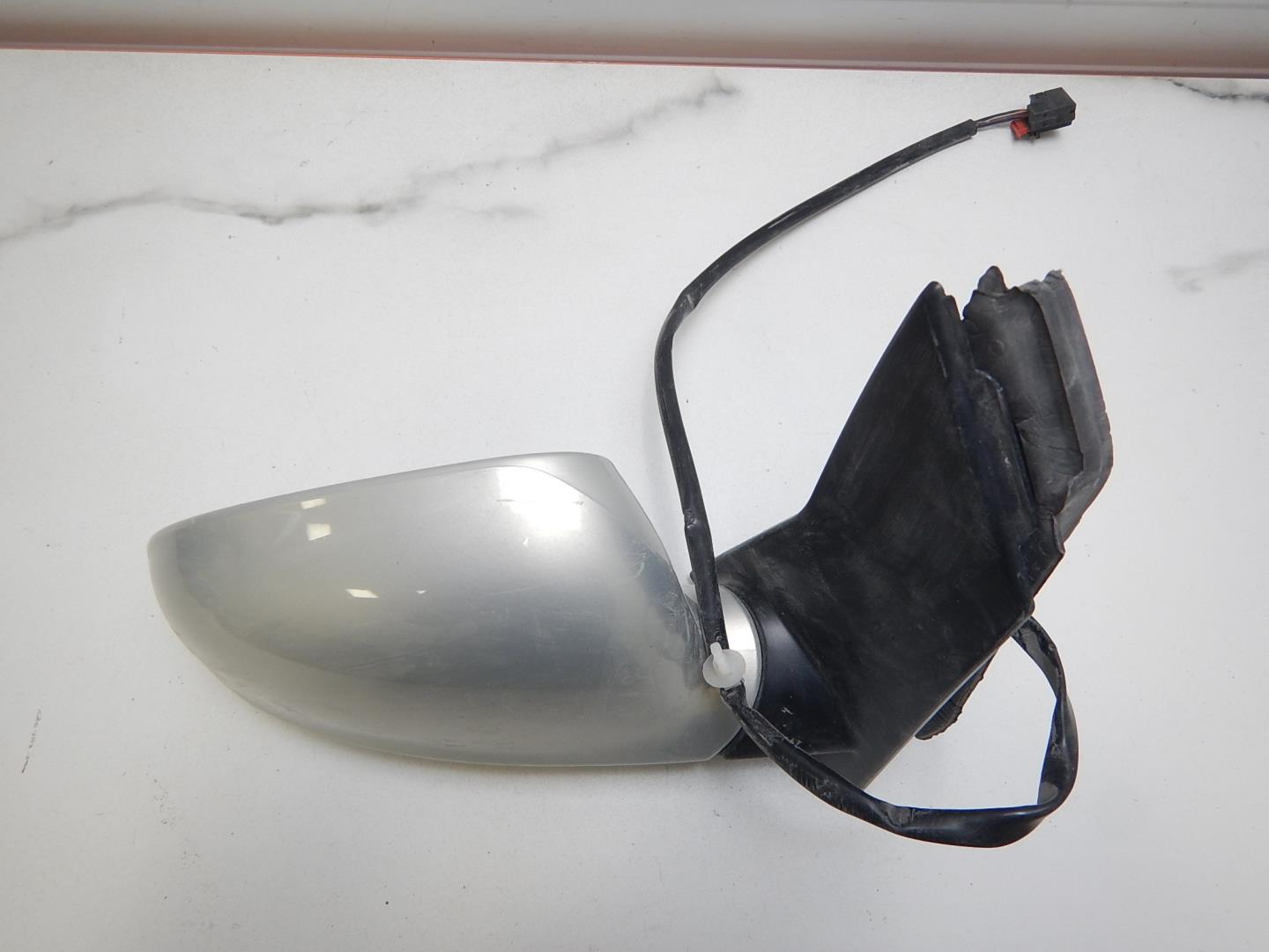 Зеркало правое электрическое