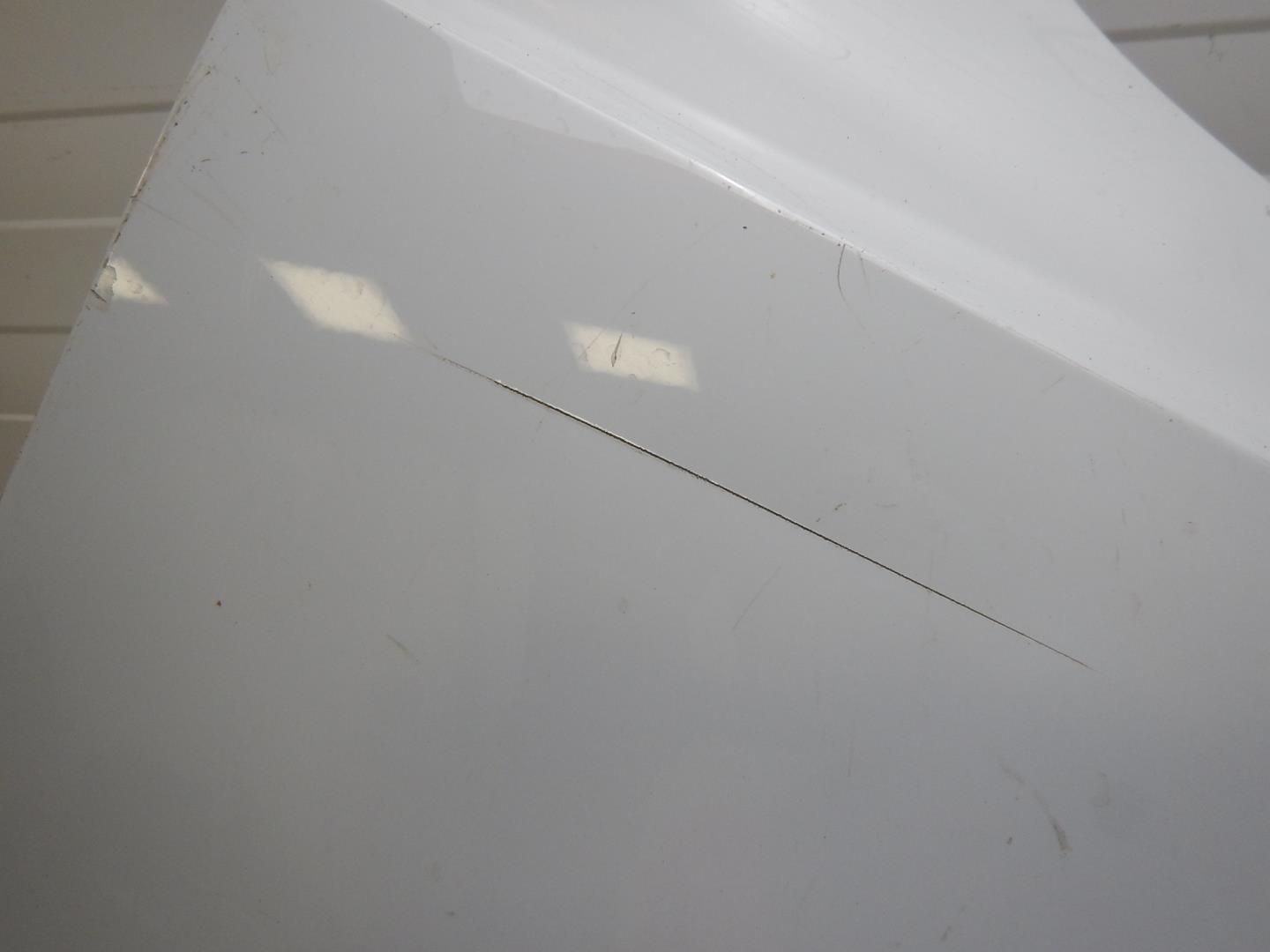 Крыло переднее правое