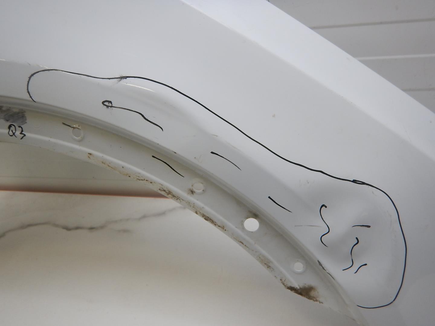 Крыло переднее правое