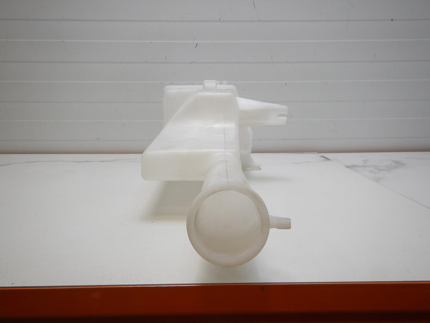 Бачок омывателя лобового стекла