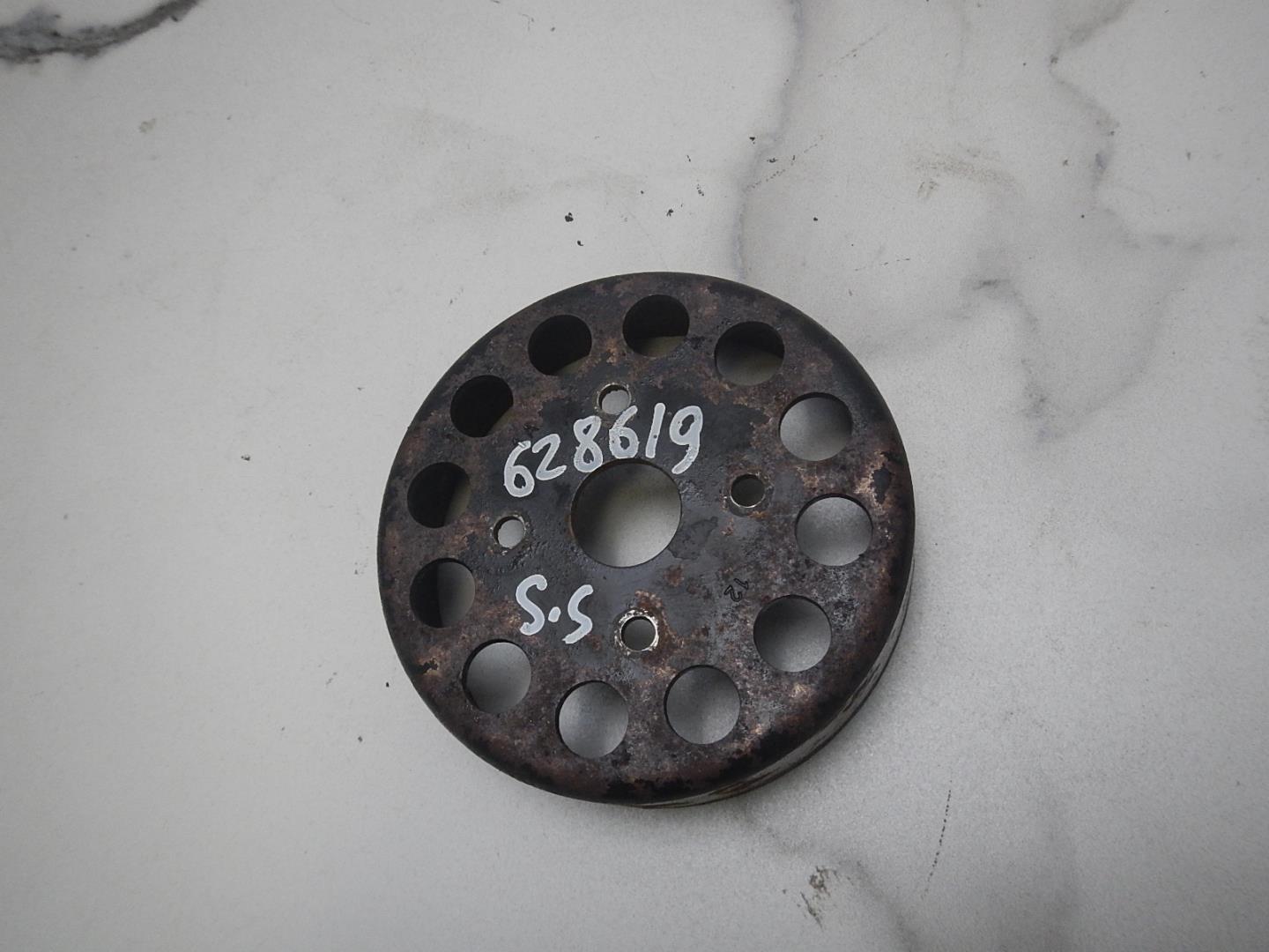 Шкив водяного насоса (помпы)