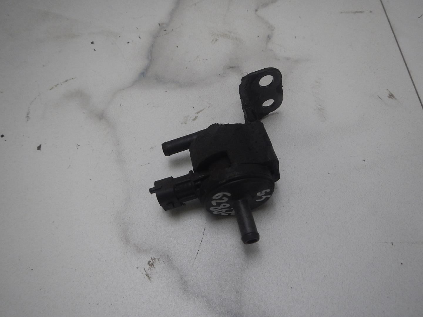 Клапан вентиляции топливного бака