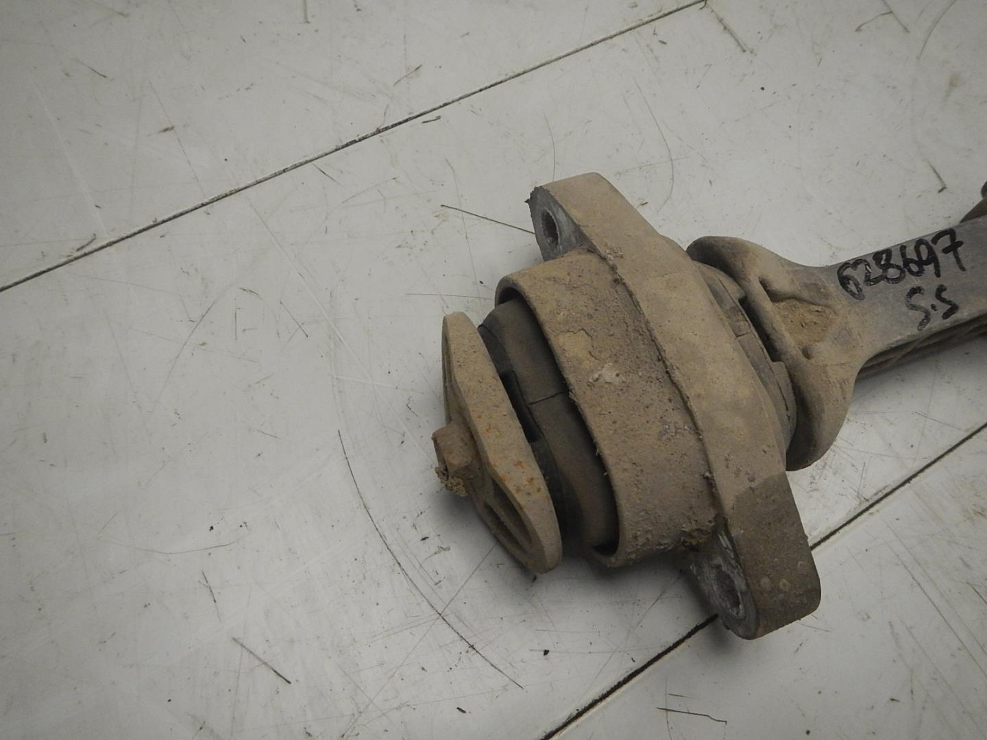 Опора двигателя задняя