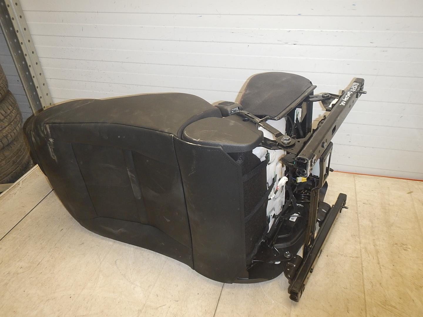 Сиденье переднее левое