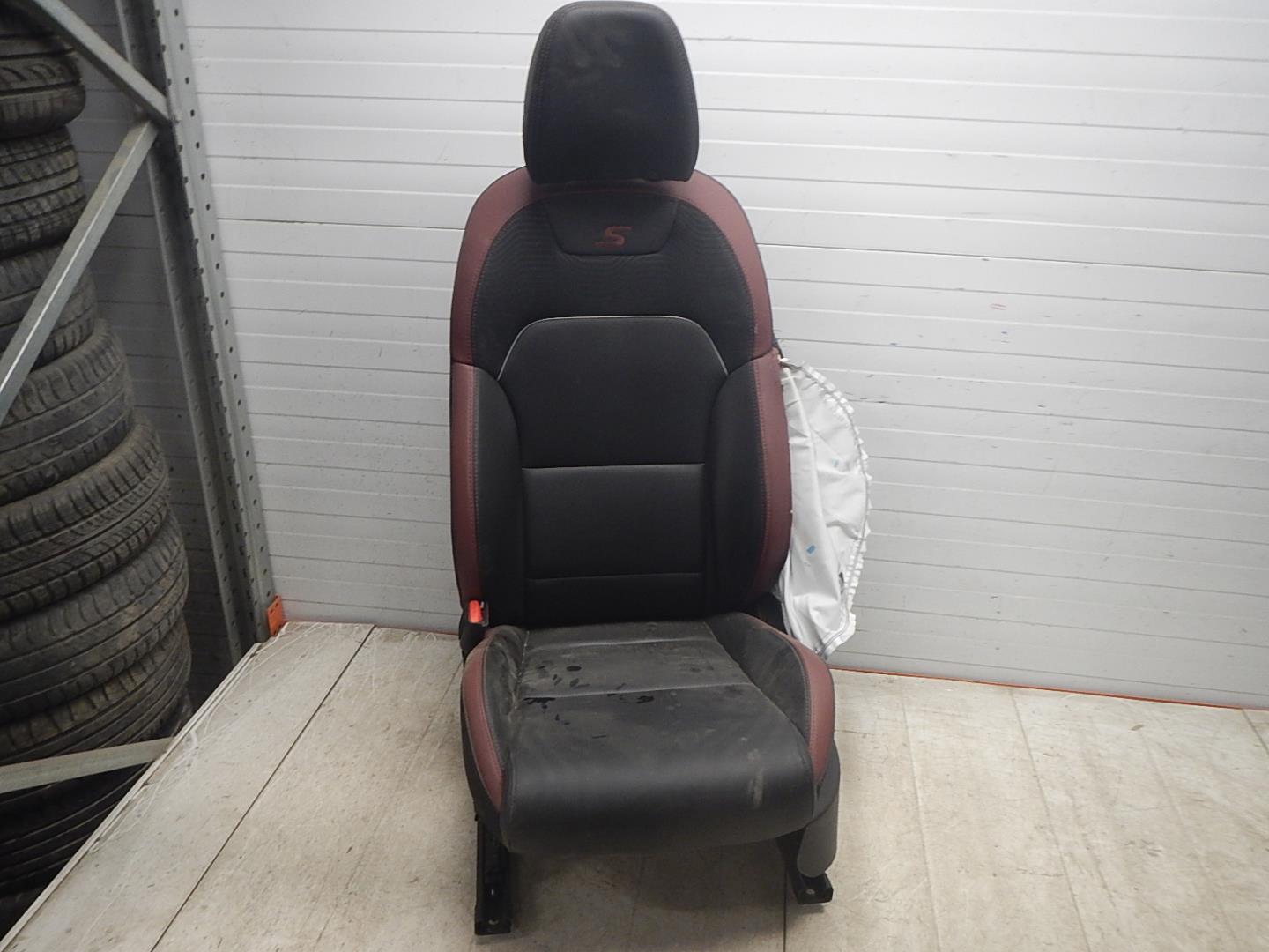 Сиденье переднее левое