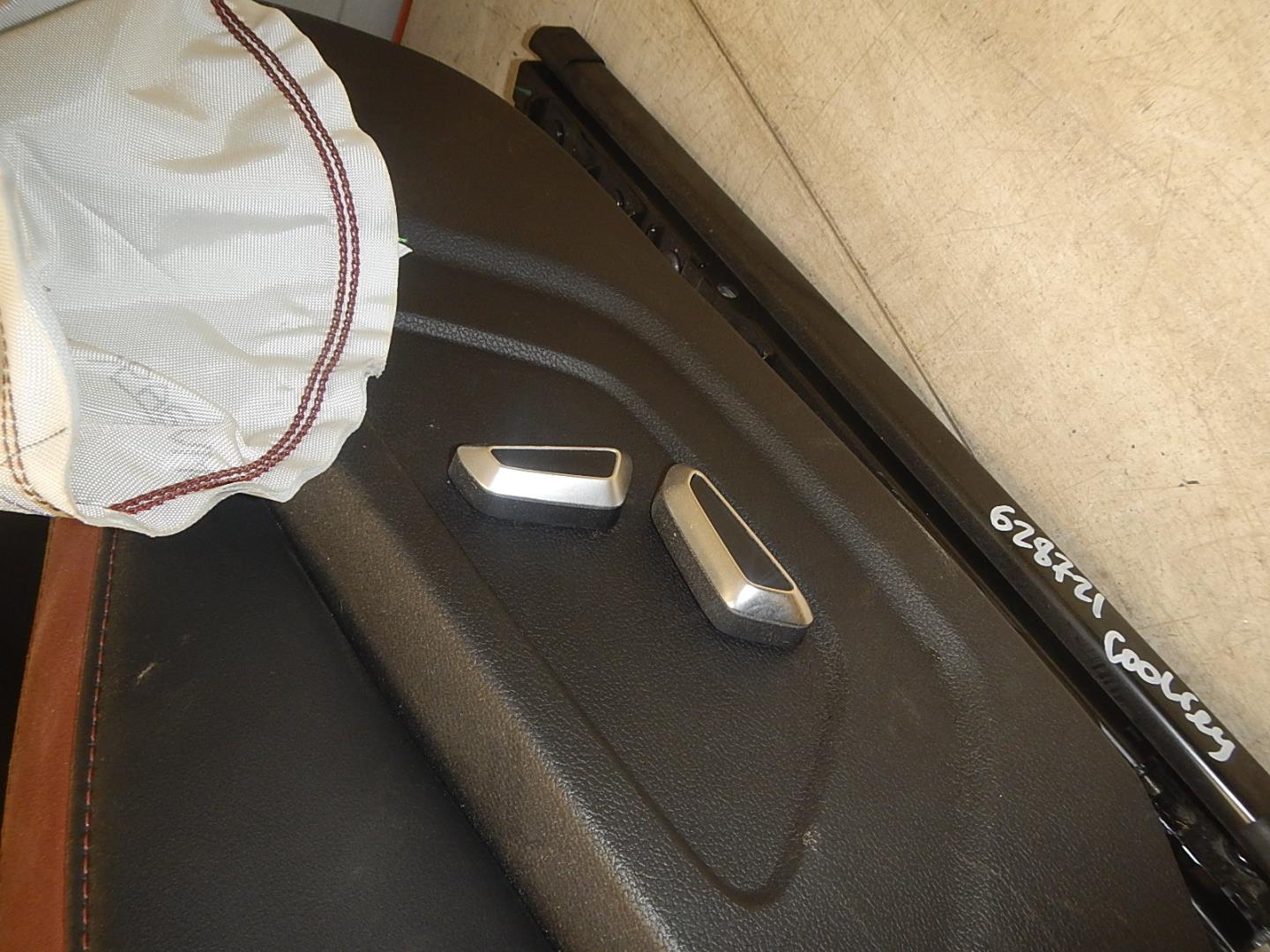 Сиденье переднее левое