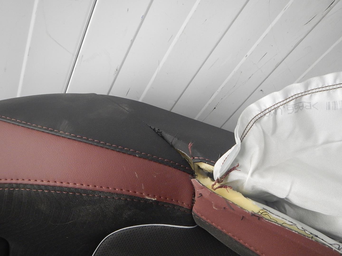 Сиденье переднее левое