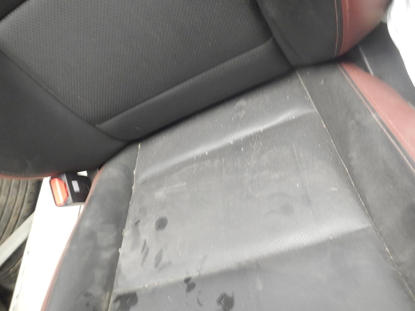 Сиденье переднее левое