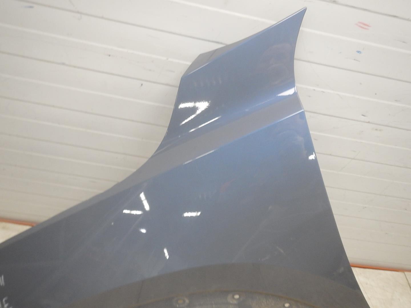 Крыло переднее левое