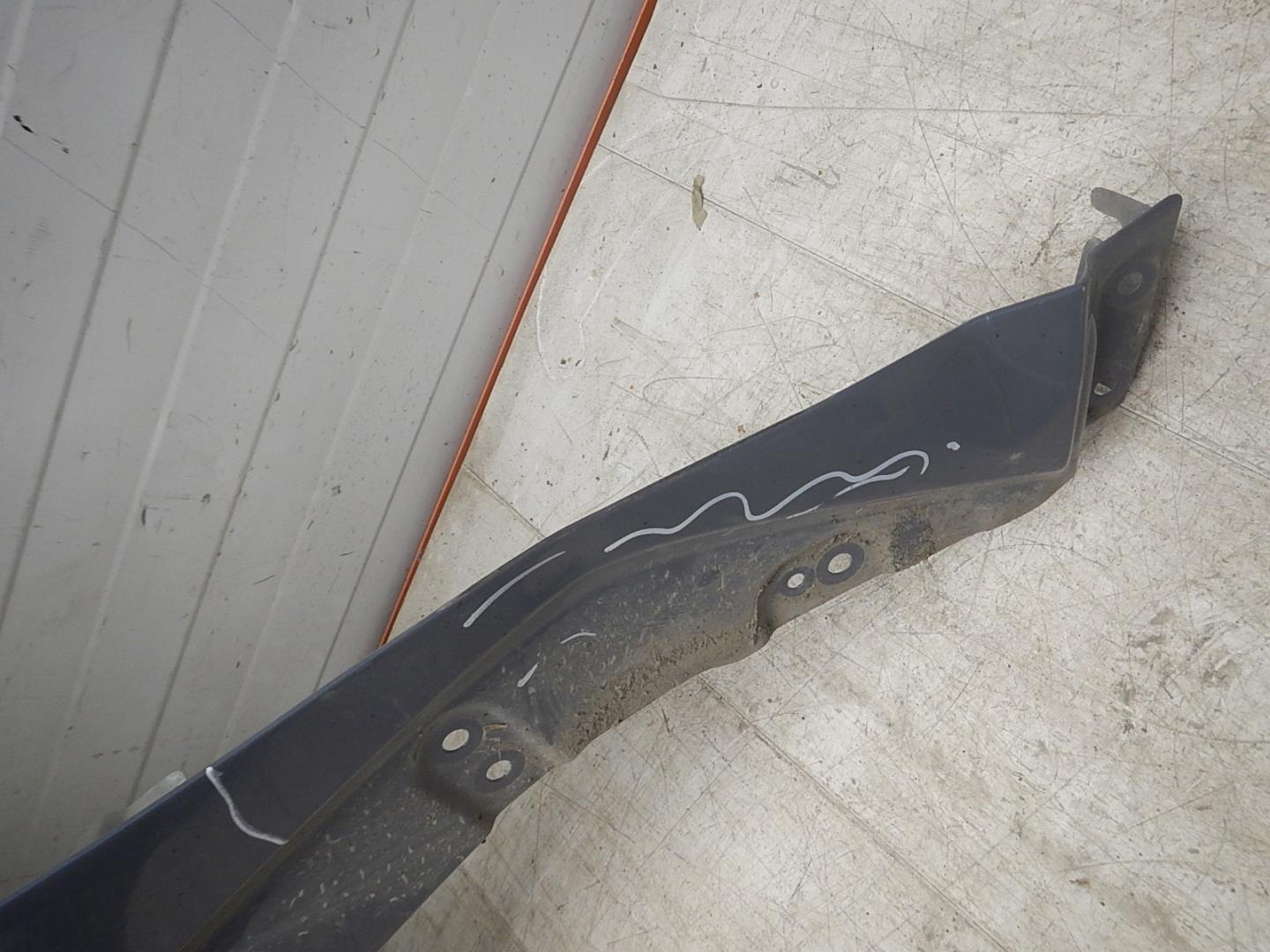 Крыло переднее левое