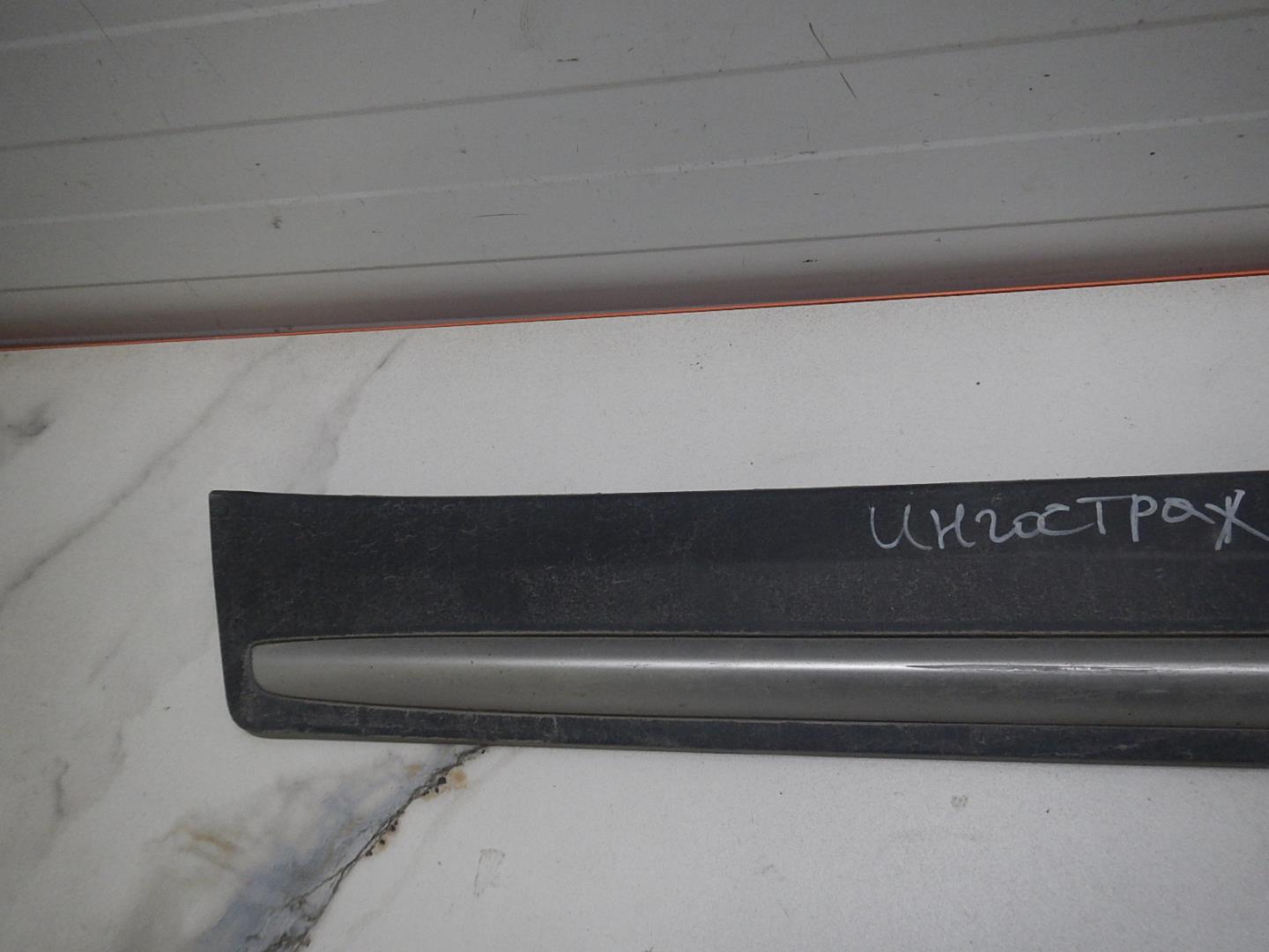 Молдинг передней левой двери