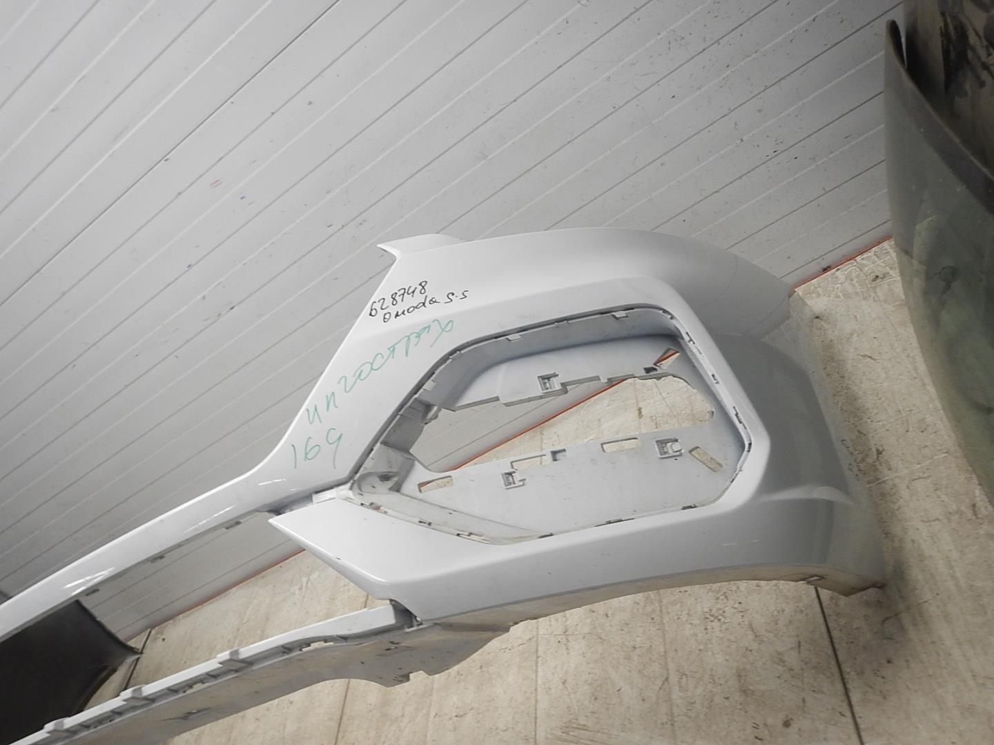 Бампер передний