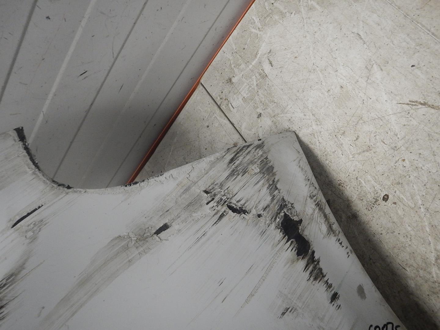 Бампер задний