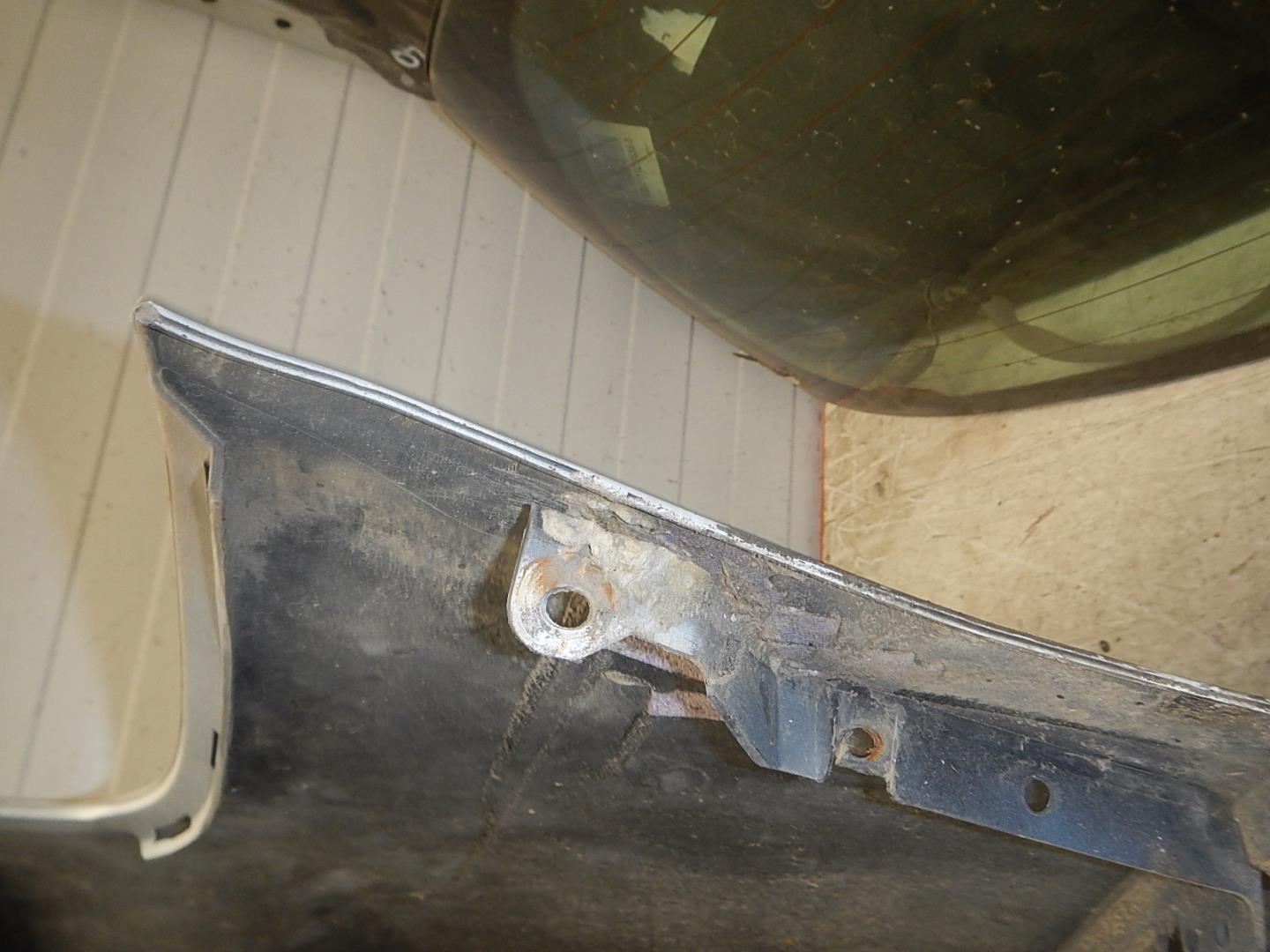 Бампер задний