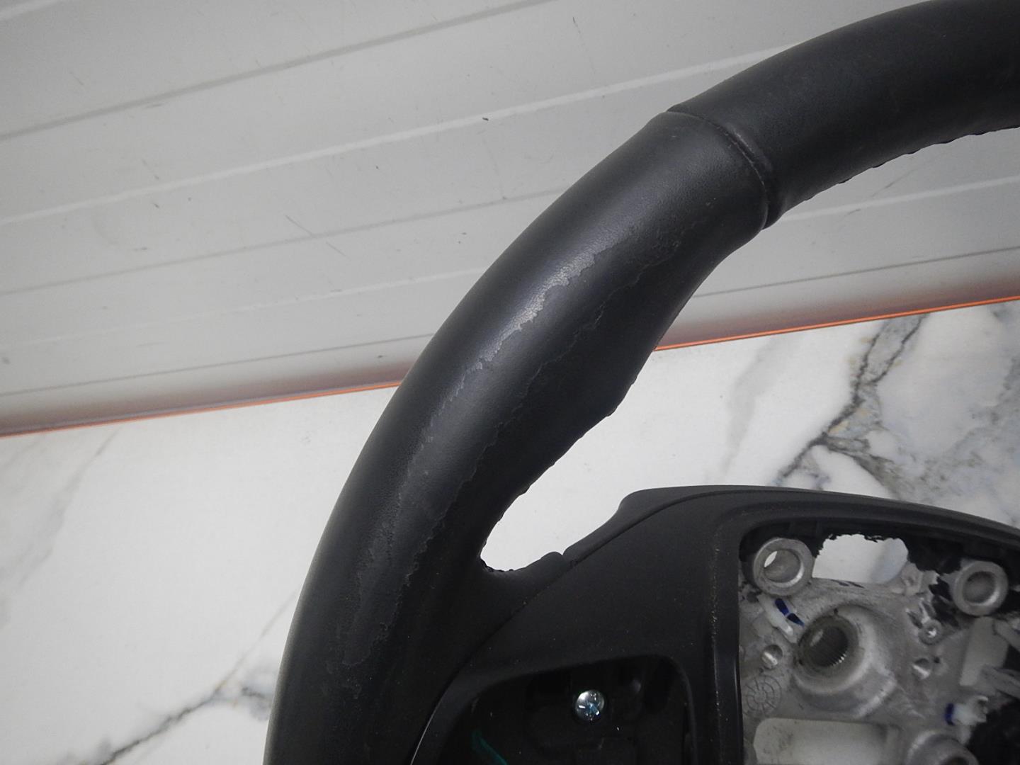 Рулевое колесо (руль)