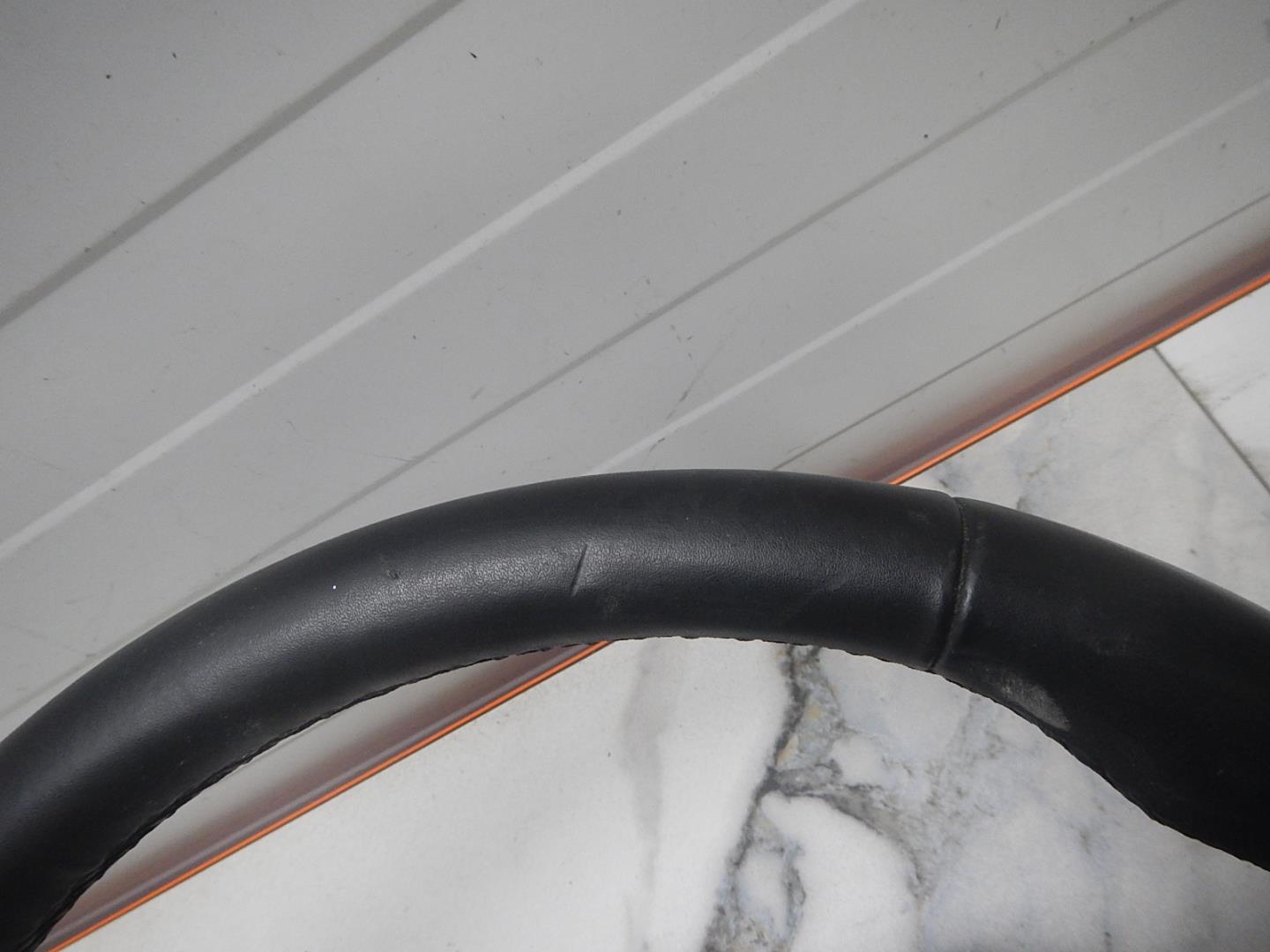 Рулевое колесо (руль)