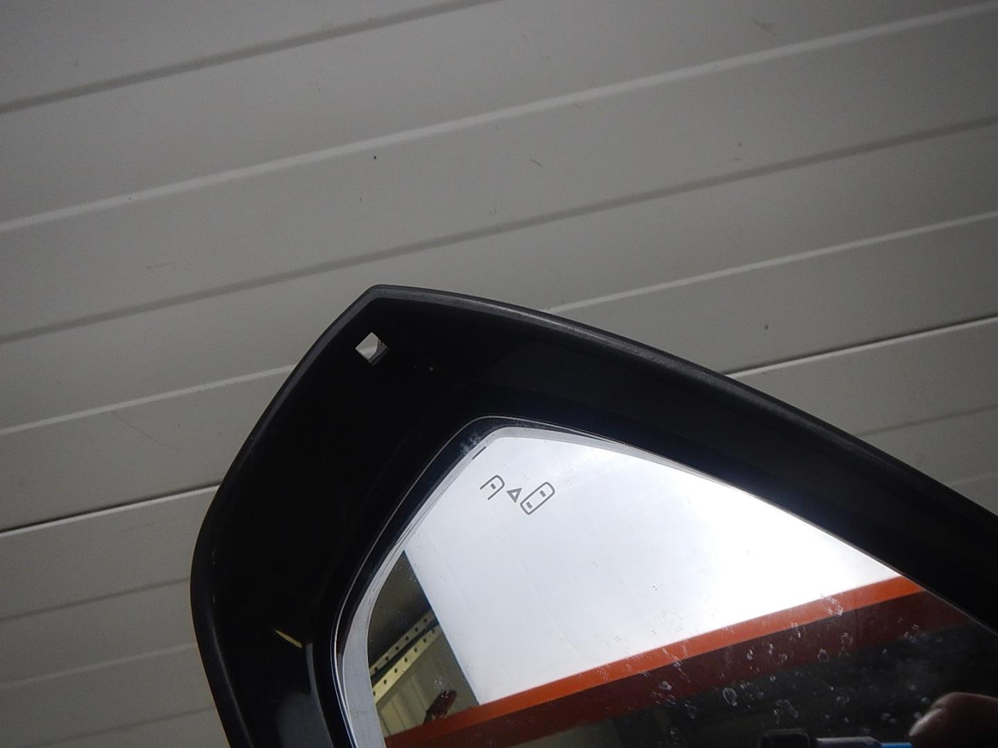 Зеркало левое электрическое