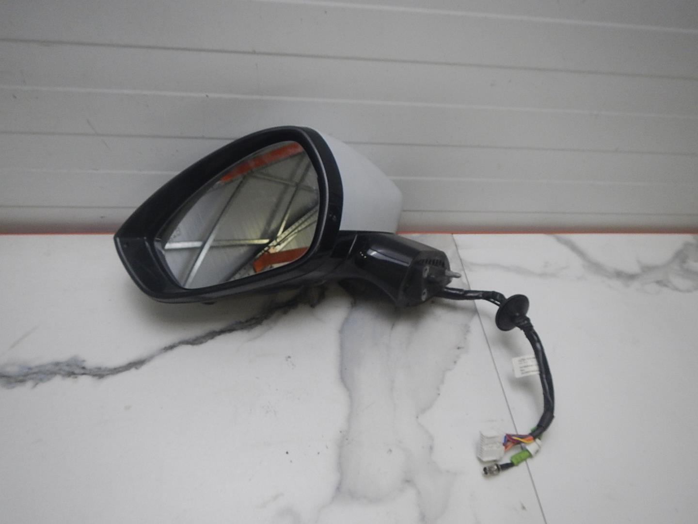 Зеркало левое электрическое