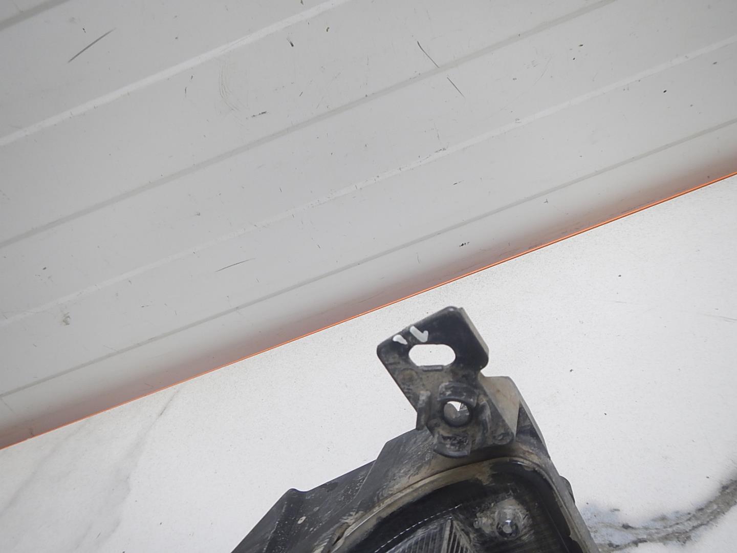 Фара противотуманная правая