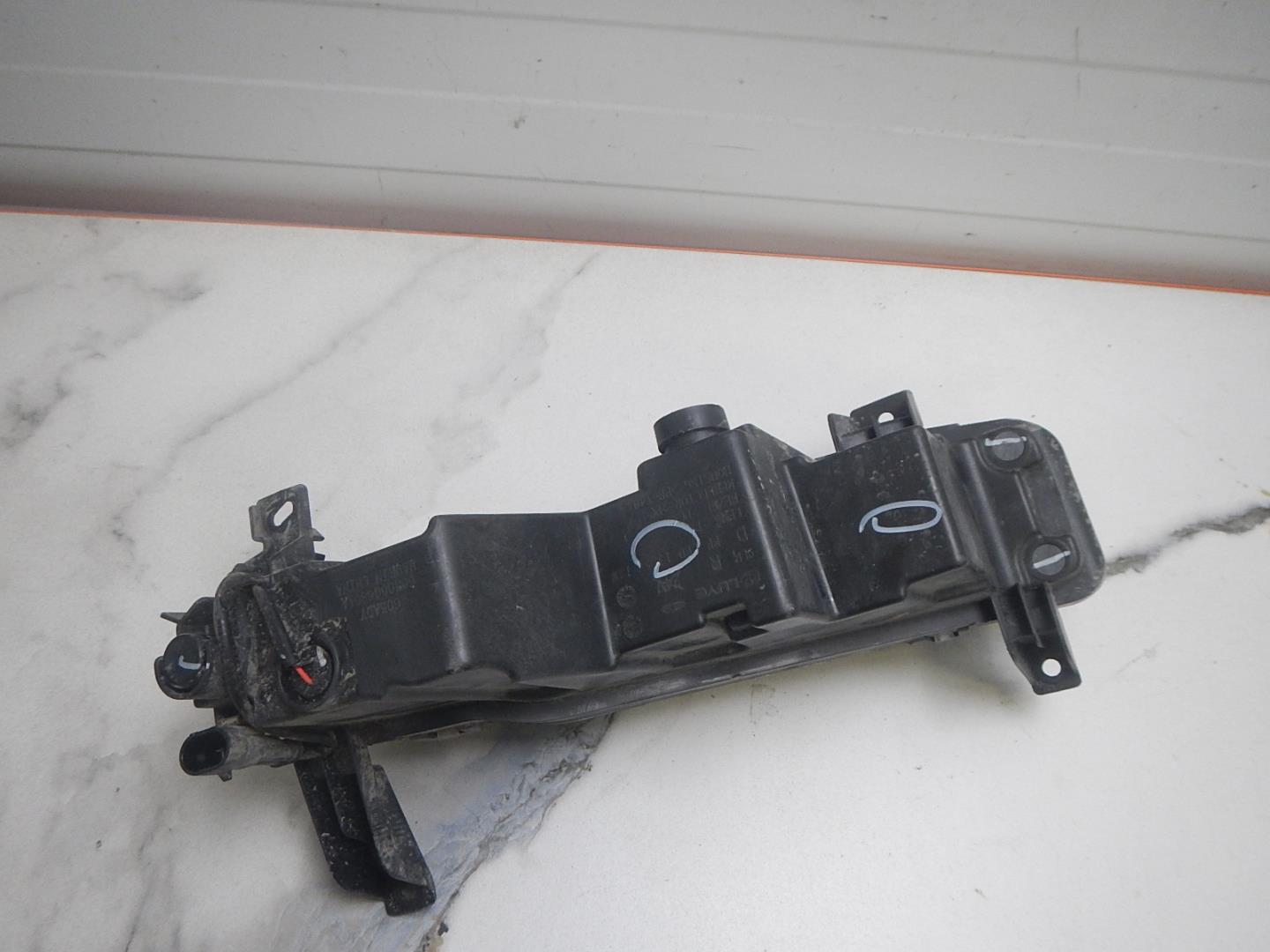 Фара противотуманная правая