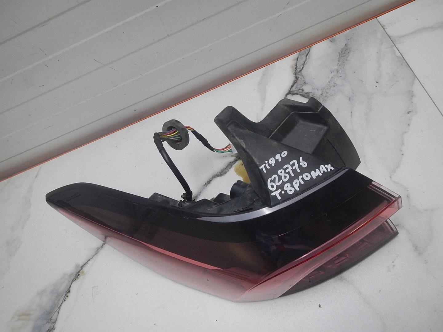 Фонарь задний левый