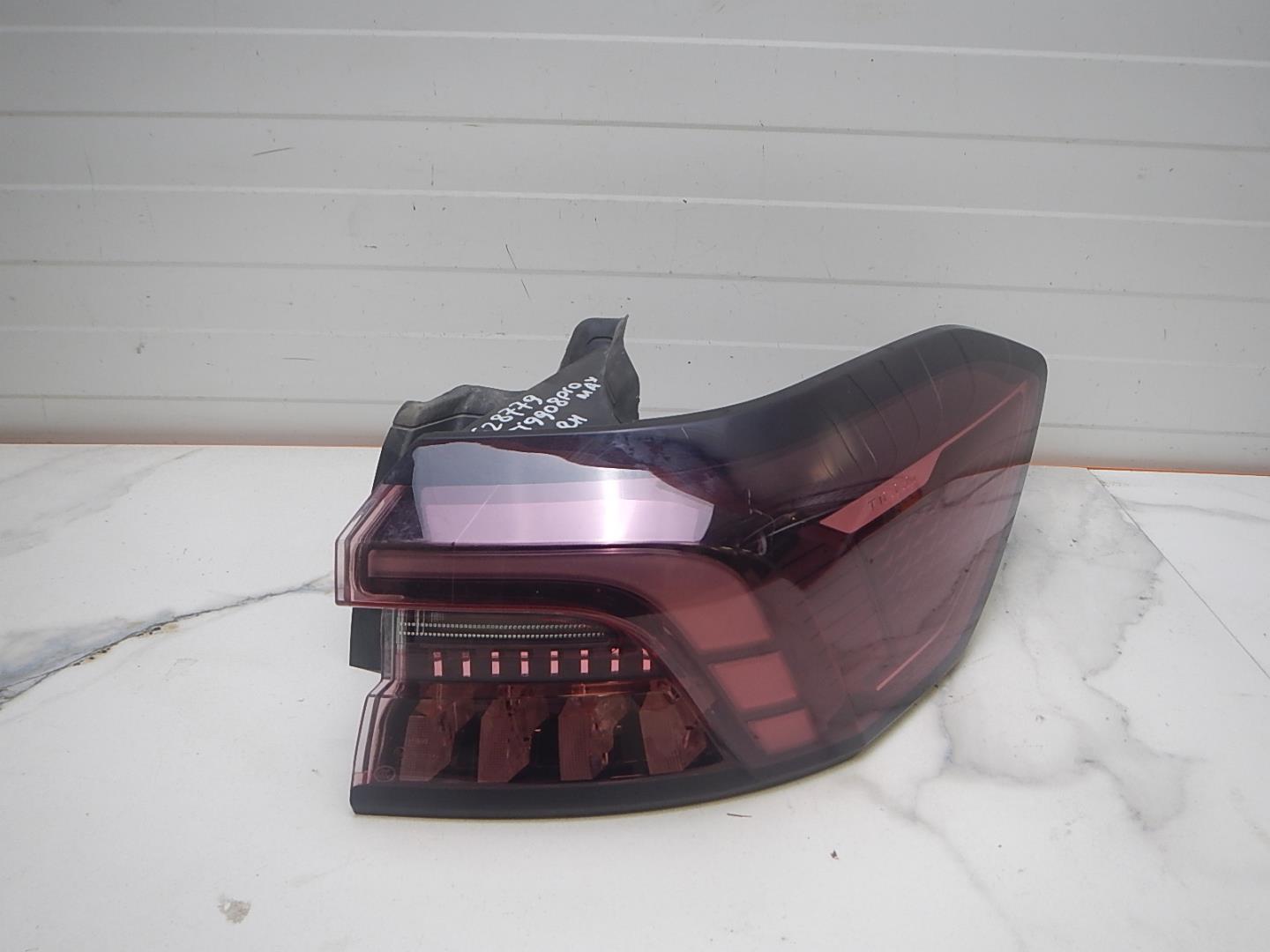 Фонарь задний правый