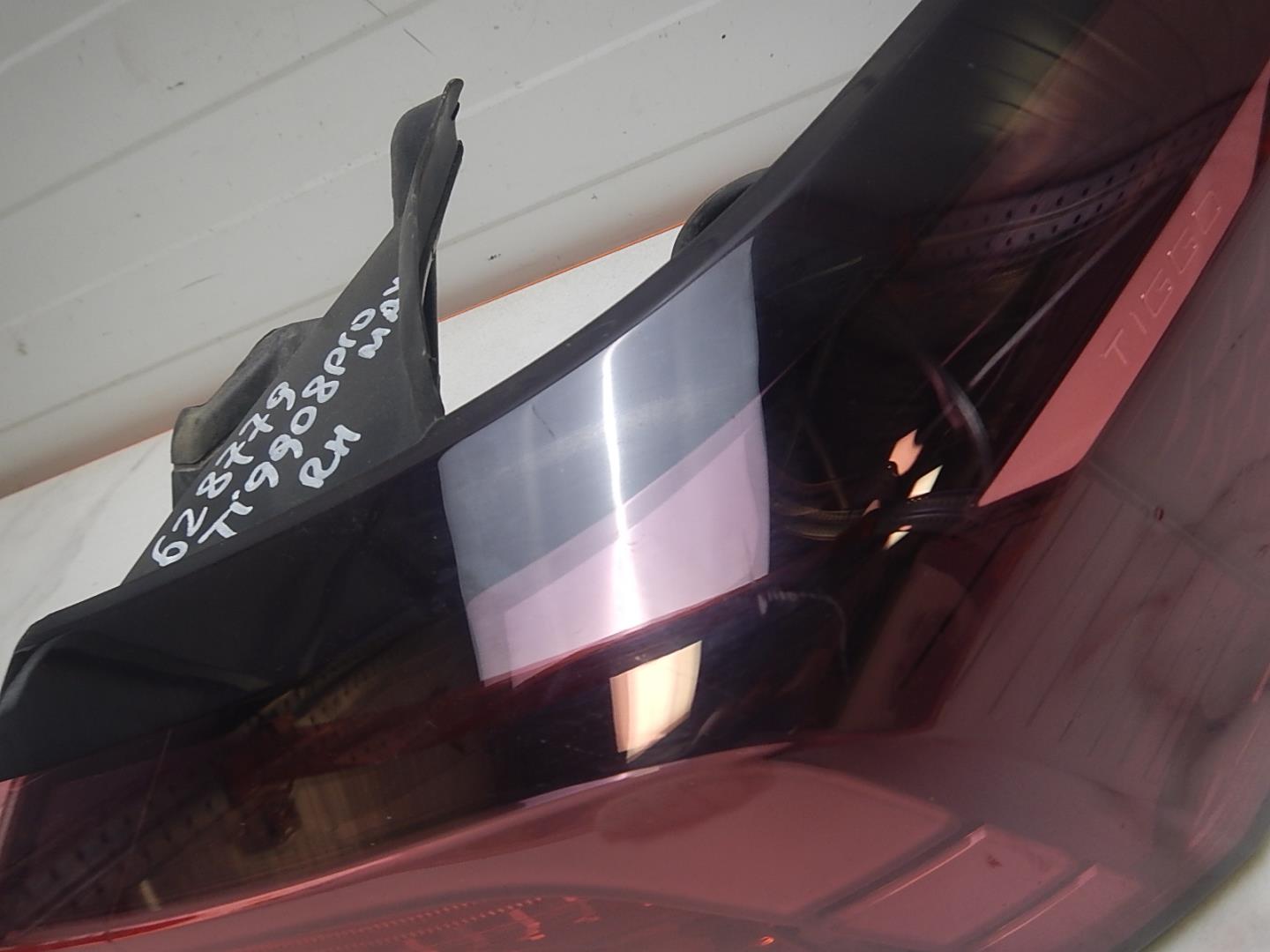 Фонарь задний правый