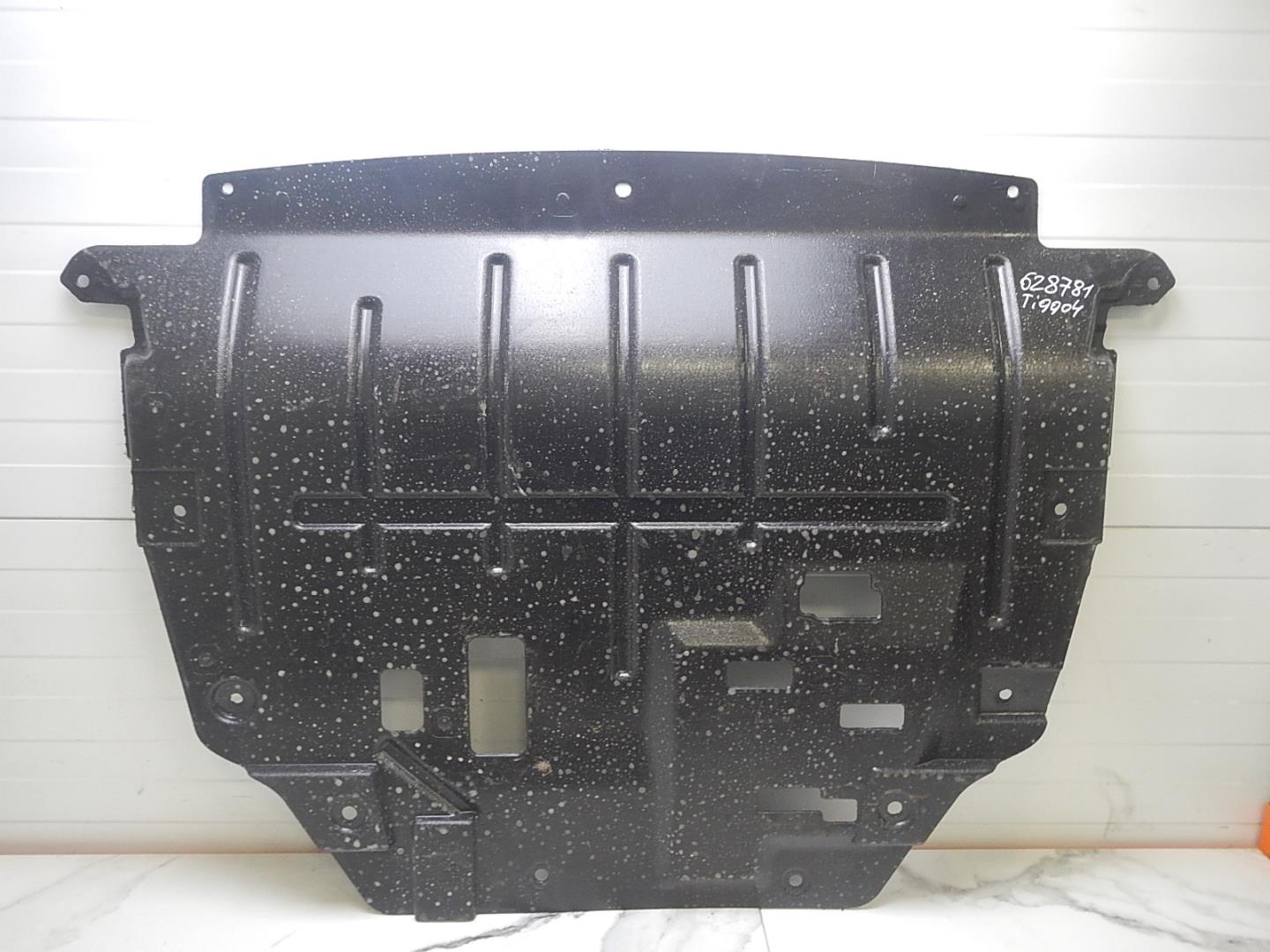 Пыльник двигателя