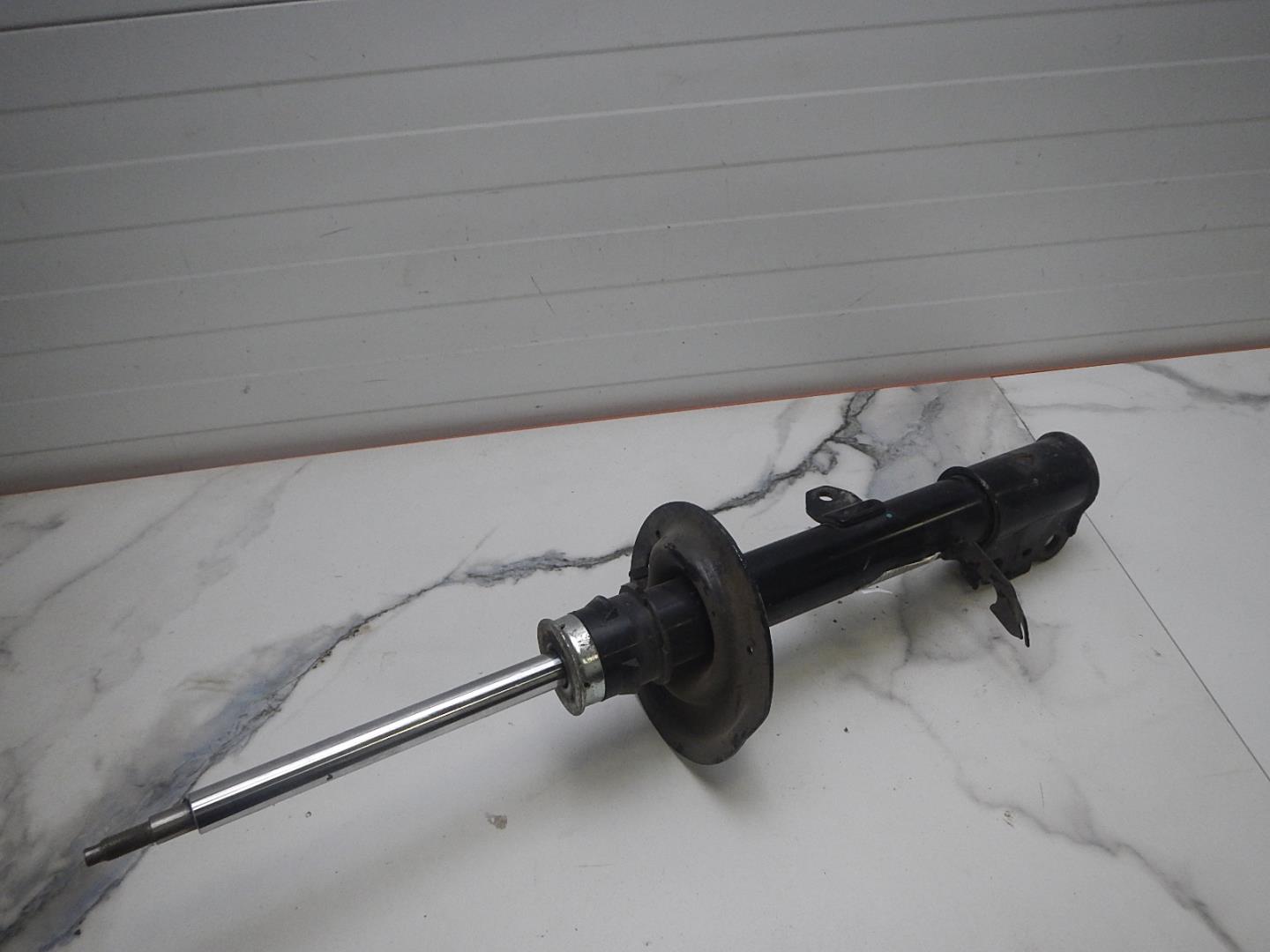 Амортизатор передний правый