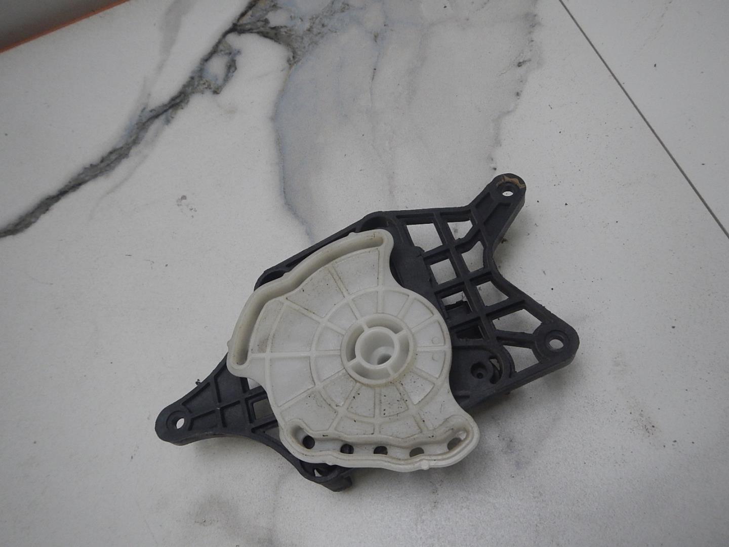 Моторчик заслонки печки