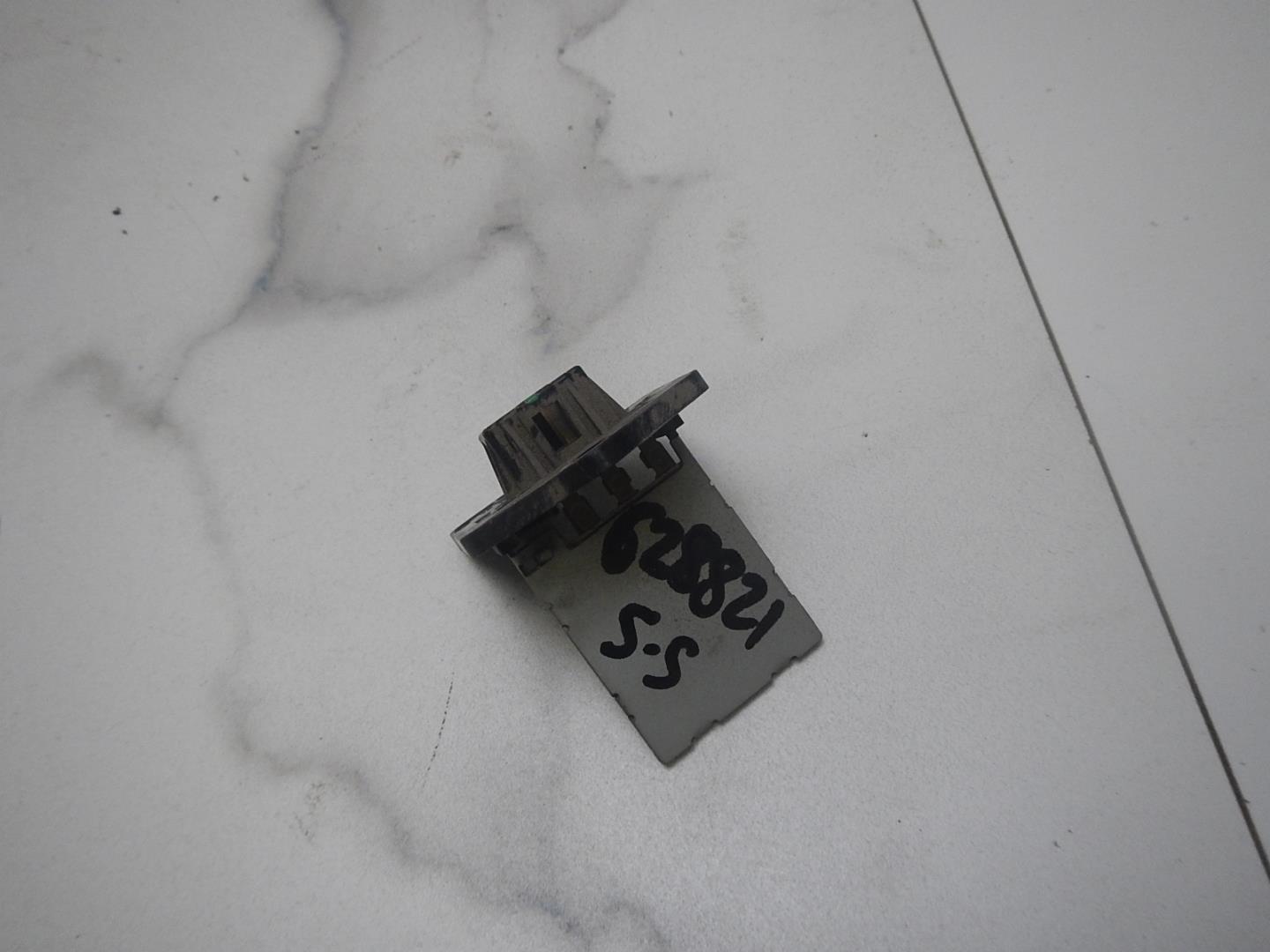 Резистор отопителя