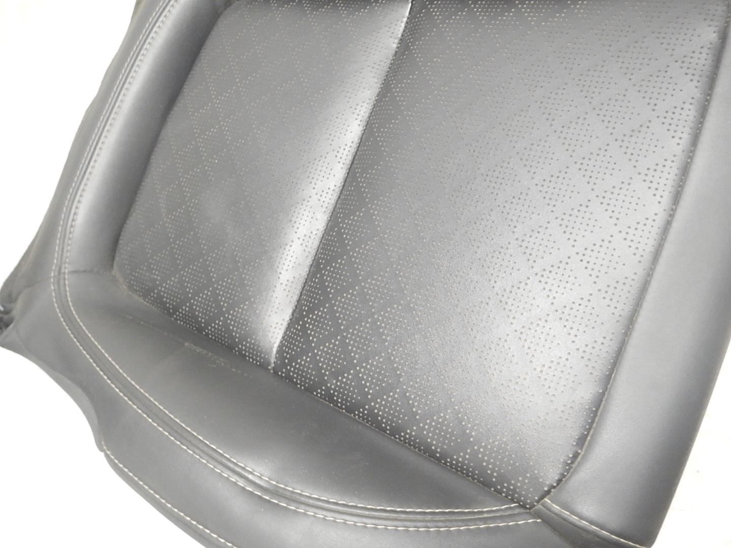 Сиденье переднее левое