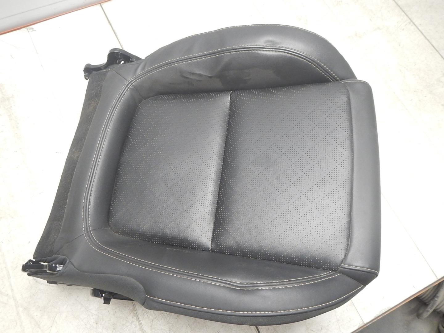 Сиденье переднее левое