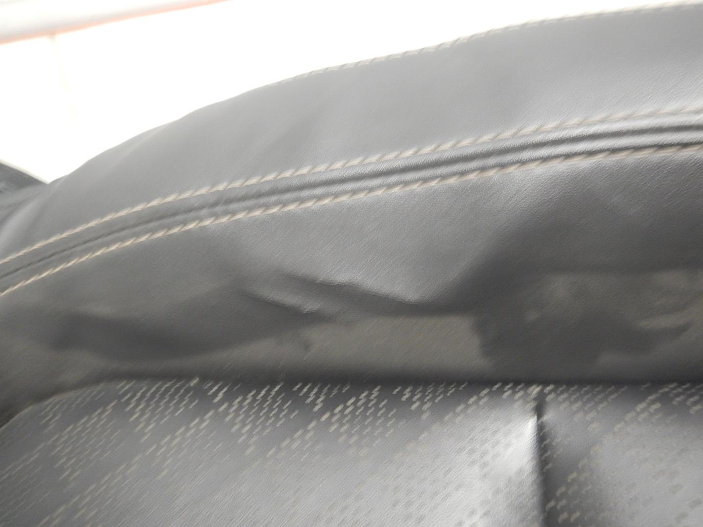 Сиденье переднее левое