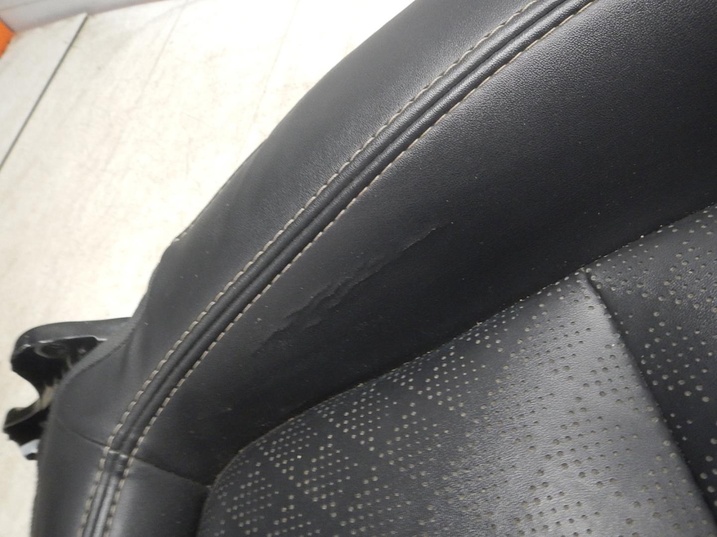 Сиденье переднее левое