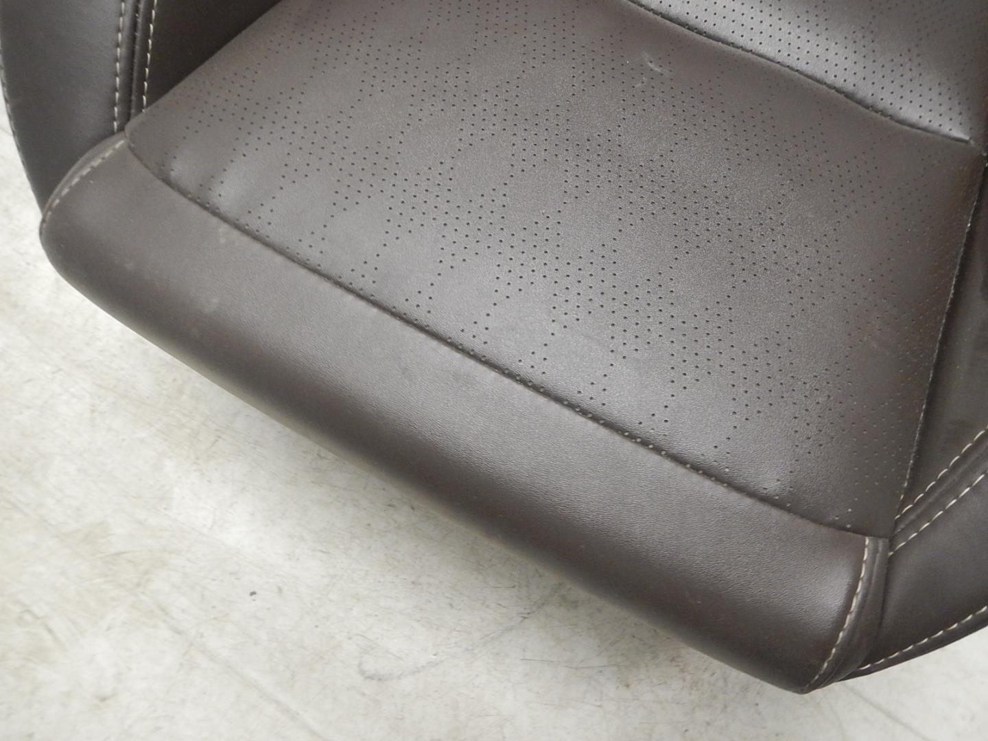 Сиденье переднее правое