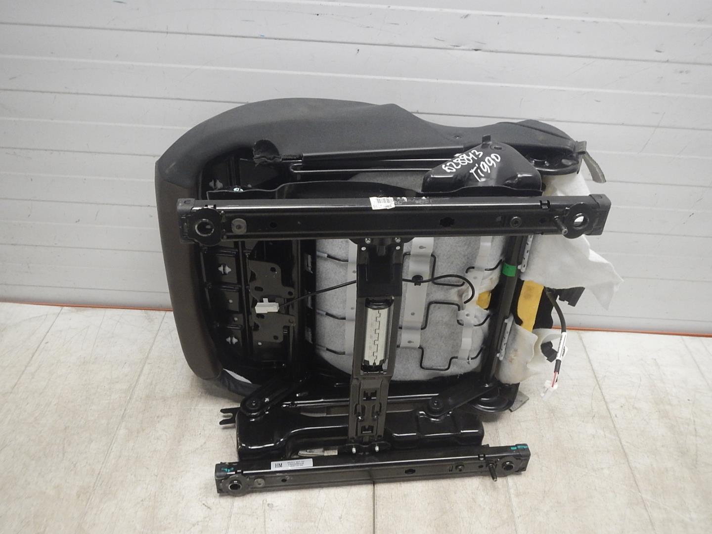 Сиденье переднее правое