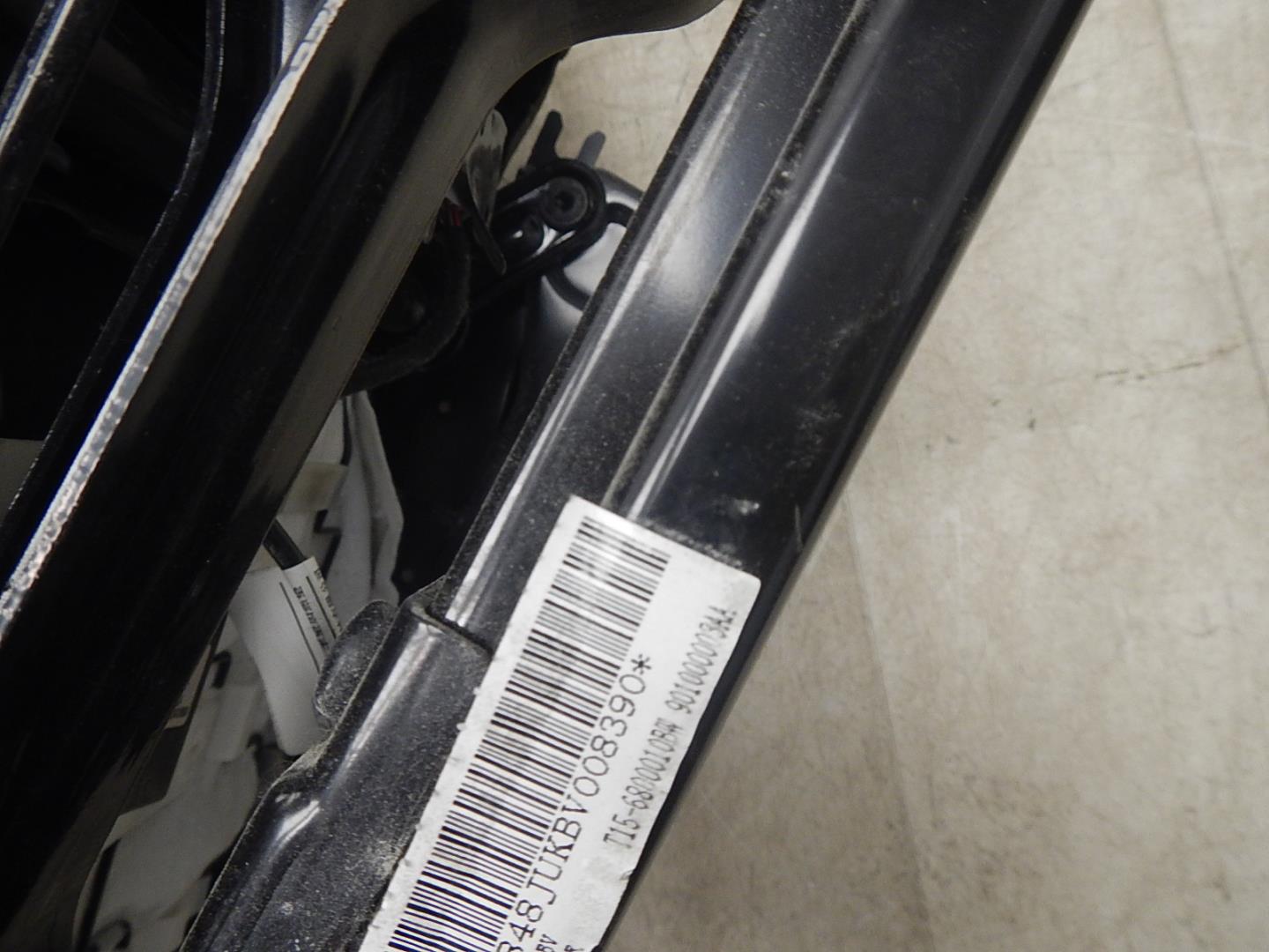 Сиденье переднее левое