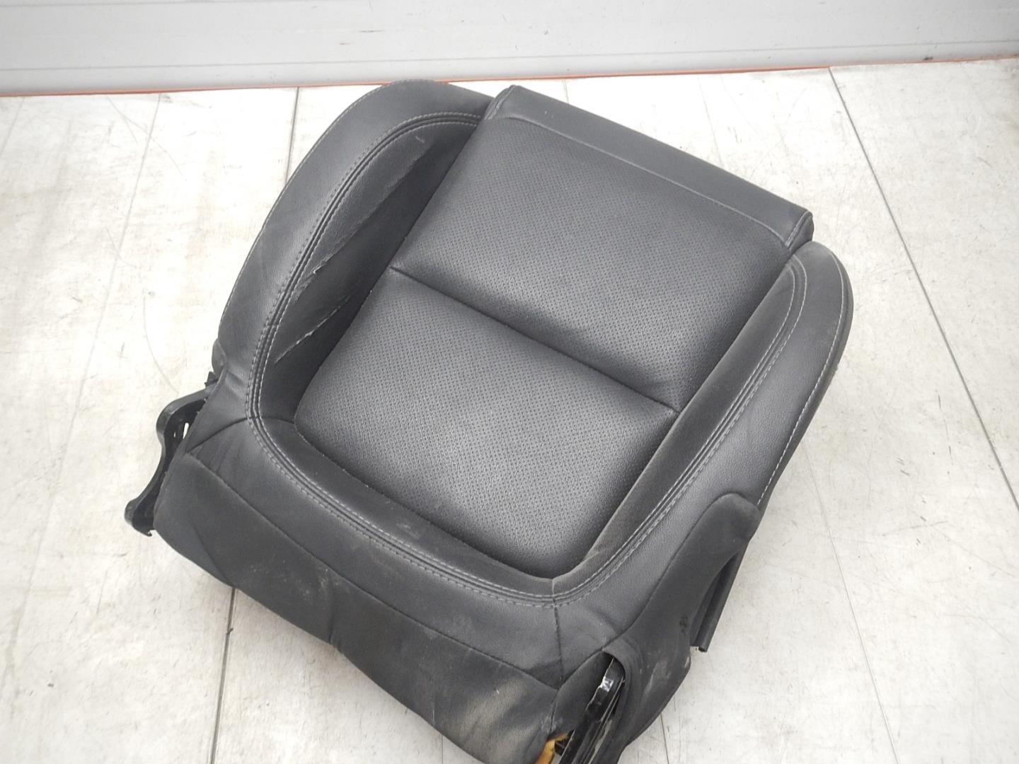 Сиденье переднее левое