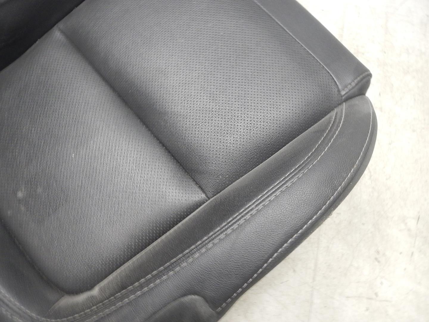 Сиденье переднее левое