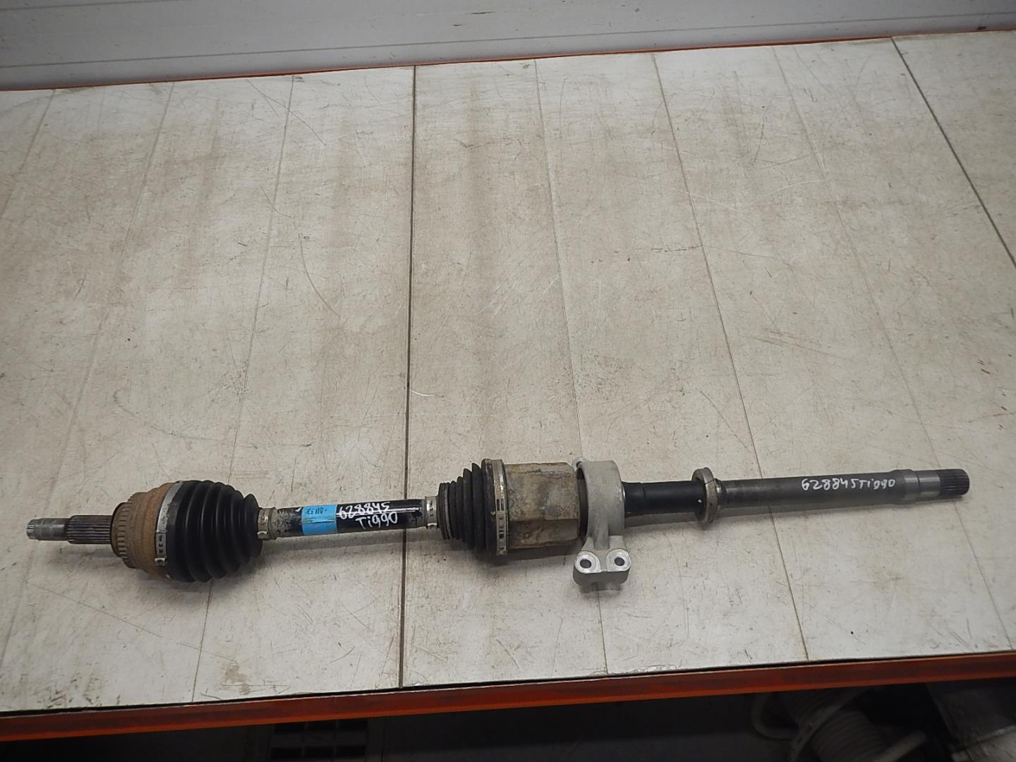 Полуось передняя правая