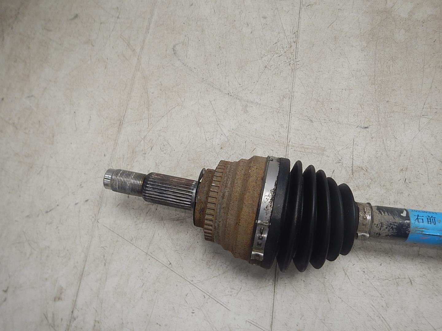 Полуось передняя правая