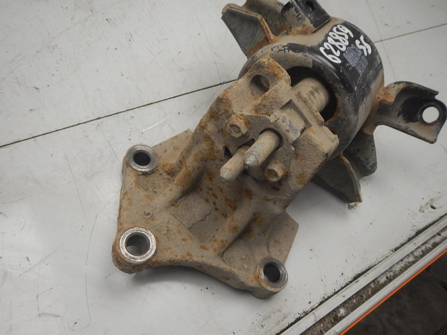 Опора двигателя левая