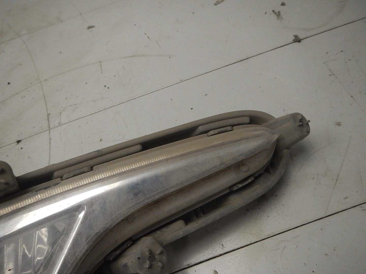 Фара противотуманная левая