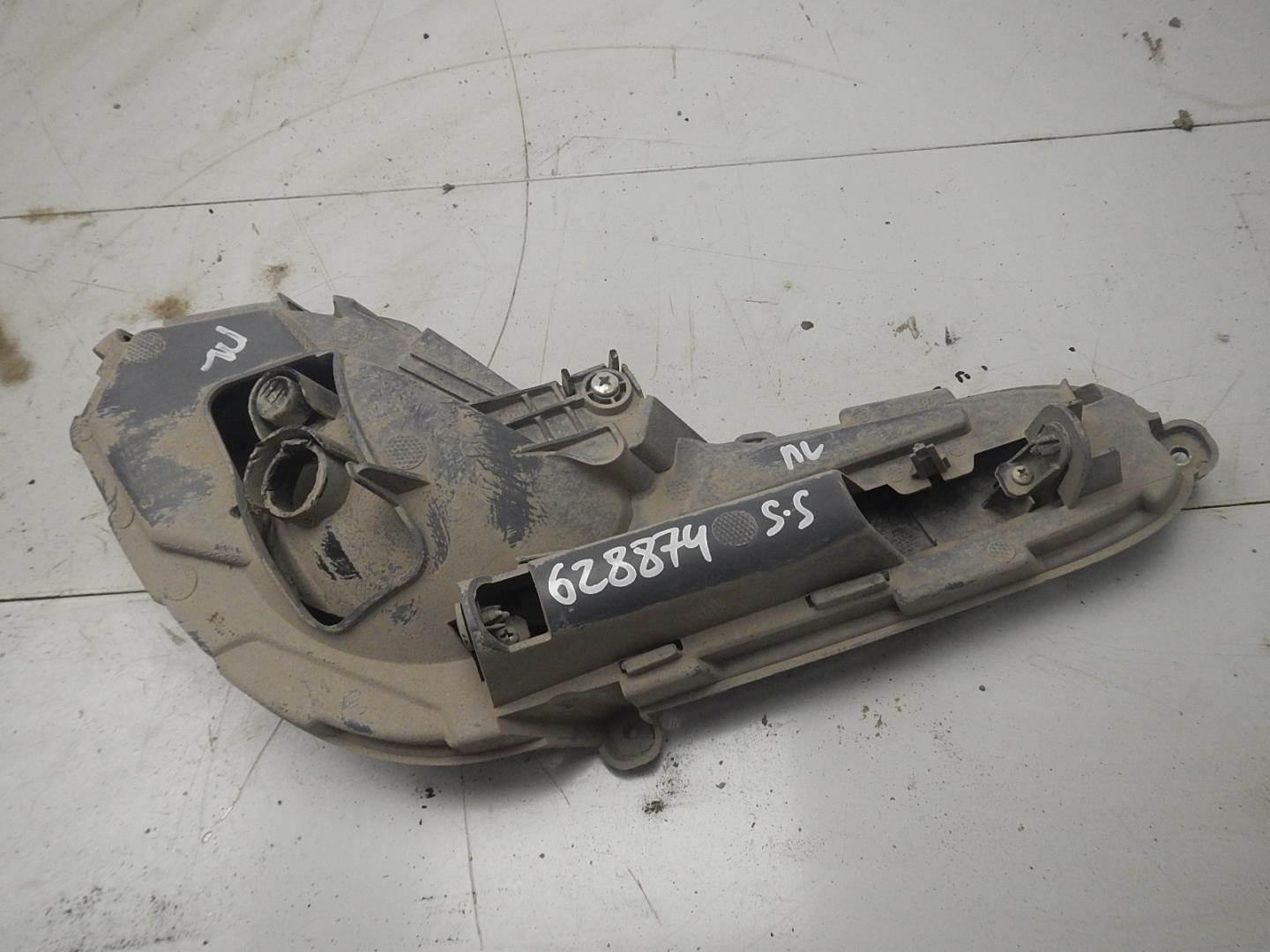 Фара противотуманная левая